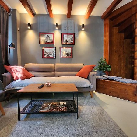The-Point Lovely Studio In Center Of Bukarest Exteriör bild