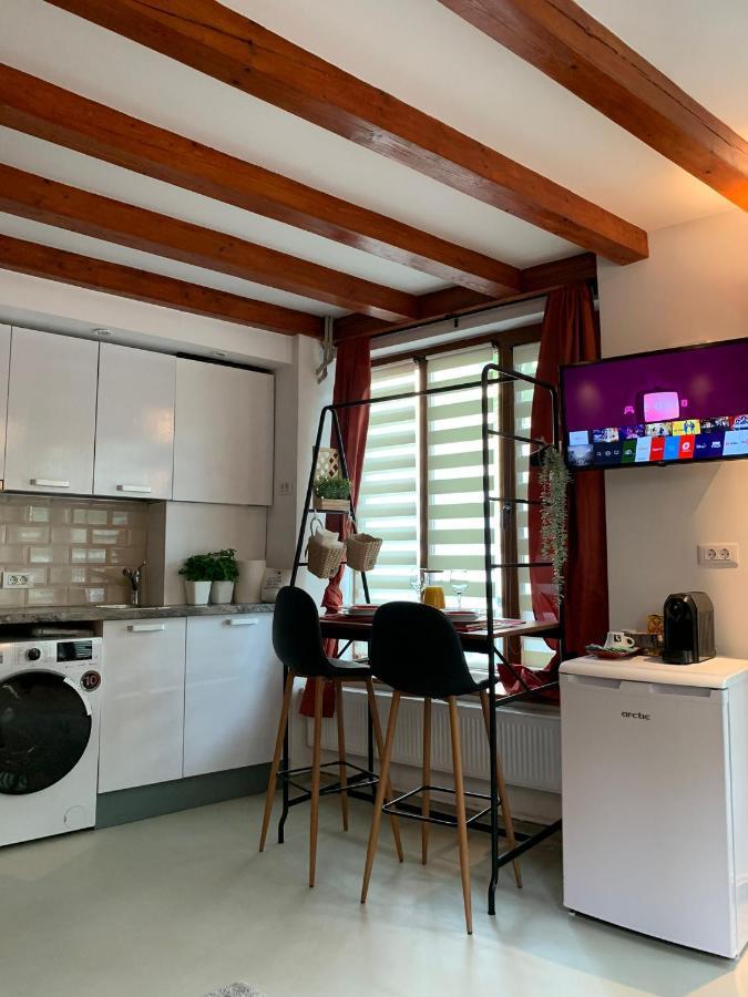 The-Point Lovely Studio In Center Of Bukarest Exteriör bild